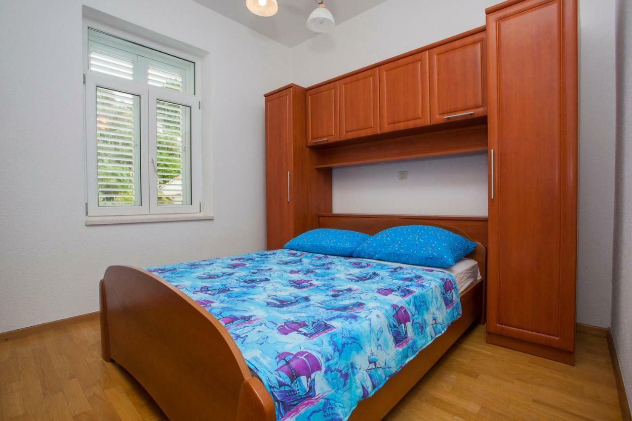 Apartment Vlado *