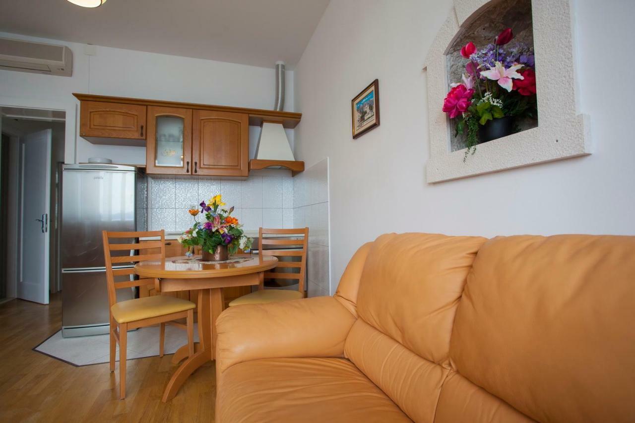 Vlado Apartment Podgora