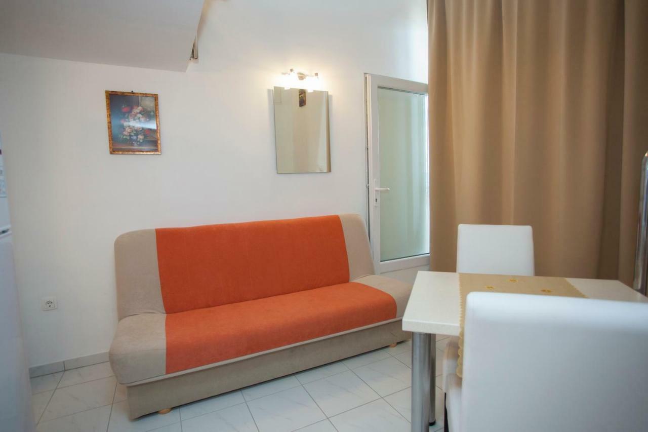 Apartment Vlado *